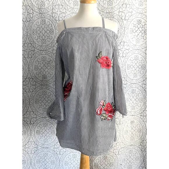 Romeo and Juliet Top Embroidered Off the Shoulder Long Tunic Women's L - Picture 1 of 13